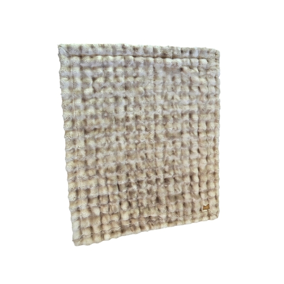 Lola Weighted Luxurious Faux Fur Throw Blanket Desert Sky Sold Out Online - Picture 2 of 7